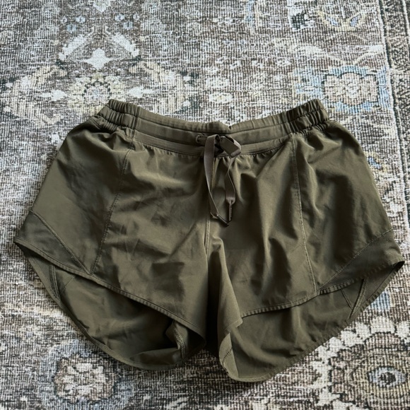 Lululemon Hotty Hot Short Il Olive Green - Picture 3 of 7